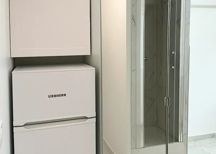 Appartement 16, Lux - Steps From Metro 9! *